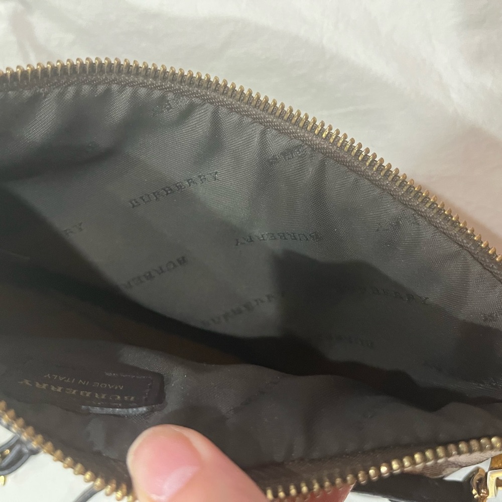 Burberry - Picture 3 of 3